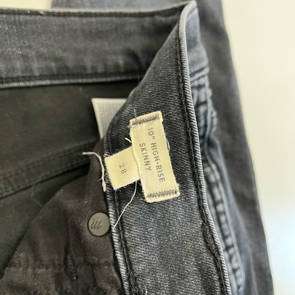 Madewell 10" High-Rise Skinny Jeans in Robert Wash: Button-Front Edition 28 - Picture 5 of 13